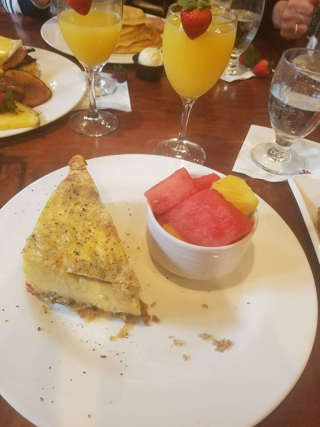 Sweet Lorraines Cafe & Bar | restaurant | 17100 N Laurel Park Dr, Livonia, MI 48152, USA | 7349537480 OR +1 734-953-7480