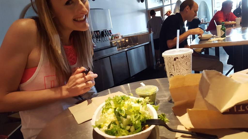 Chipotle Mexican Grill | restaurant | 790 Arlington Ridge Unit 209, Akron, OH 44312, USA | 3306444069 OR +1 330-644-4069