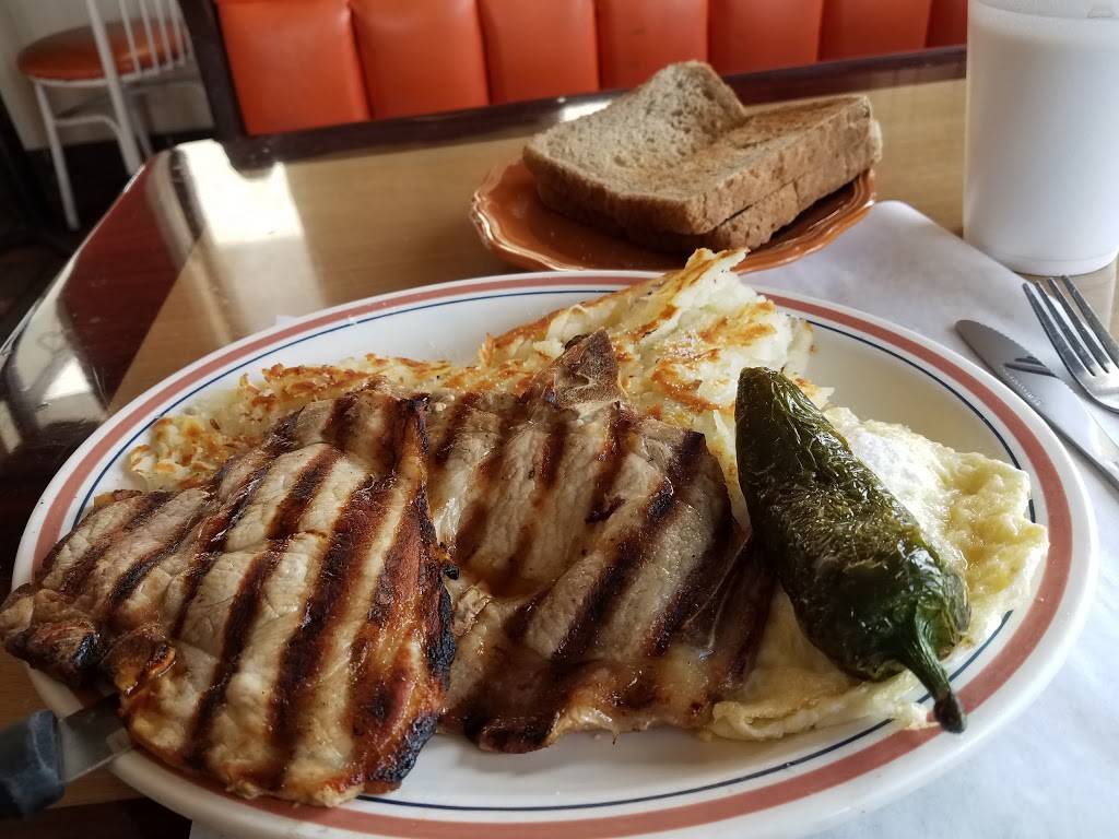 Cougars Burgers | restaurant | 12800 S Inglewood Ave, Hawthorne, CA 90250, USA | 3106755519 OR +1 310-675-5519