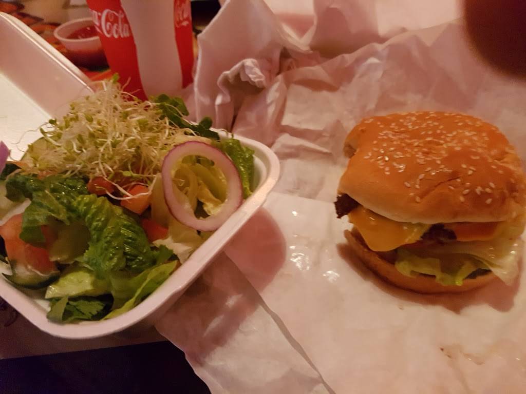 Burgerocity | restaurant | 157 Iron Point Rd, Folsom, CA 95630, USA | 9165889064 OR +1 916-588-9064