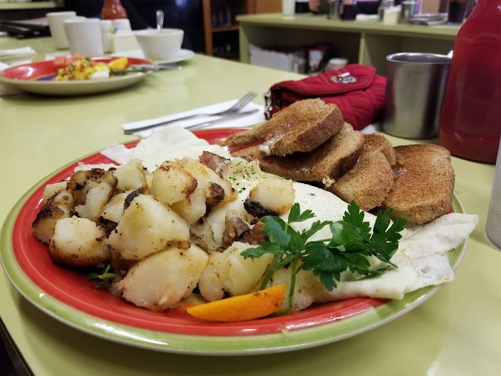 J.P. Spoonems | restaurant | 1678 Broad St, Providence, RI 02905, USA | 4019413550 OR +1 401-941-3550