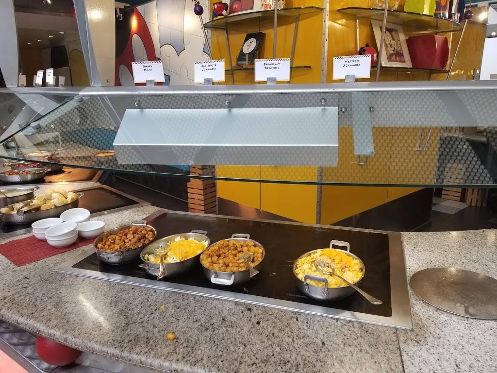 Chef Mickeys | restaurant | 4600 World Dr, Orlando, FL 32830, USA | 4079393463 OR +1 407-939-3463