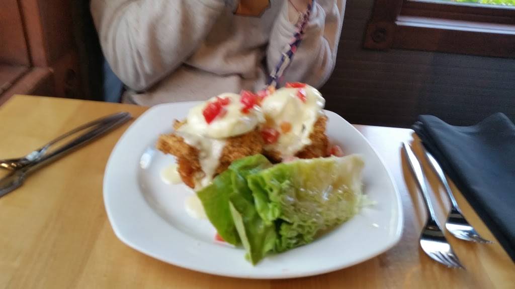 The Towne Plaza | restaurant | 203 Cass St, Traverse City, MI 49684, USA | 2319290900 OR +1 231-929-0900