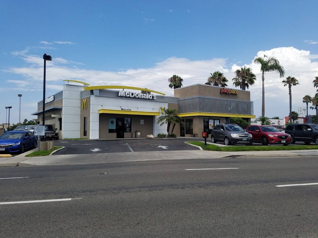 McDonalds | cafe | 1288 Broadway, Chula Vista, CA 91911, USA | 6195857341 OR +1 619-585-7341
