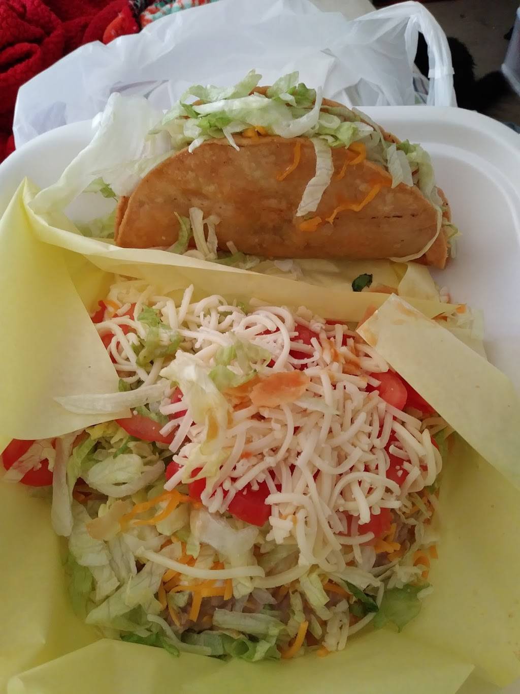 Amados Mexican Food | restaurant | 2729 S Alma School Rd, Mesa, AZ 85210, USA | 4807756544 OR +1 480-775-6544