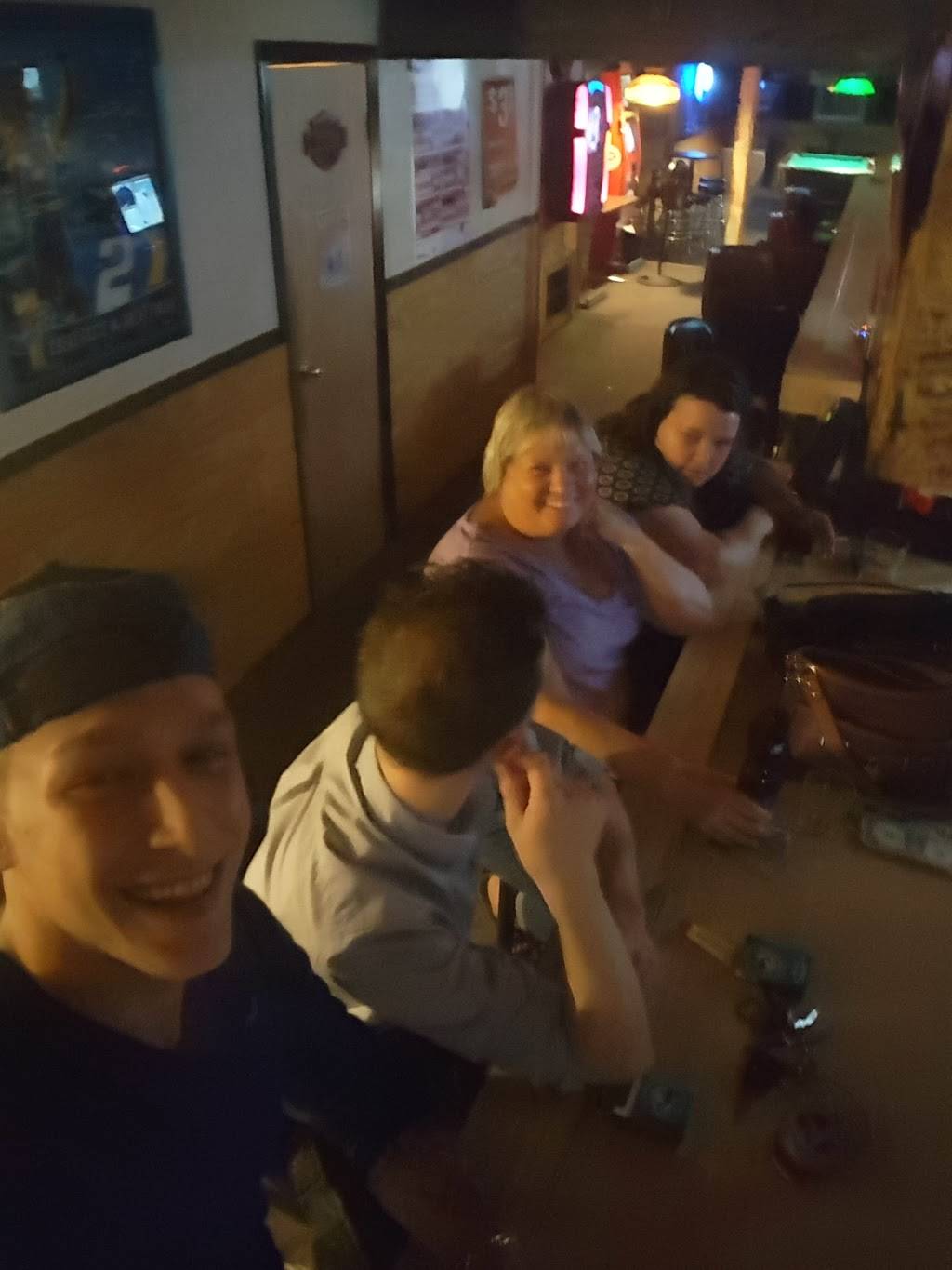 Dan & Sandys Settle Inn | meal takeaway | 703 Lake Ave, Elyria, OH 44035, USA | 4403235966 OR +1 440-323-5966