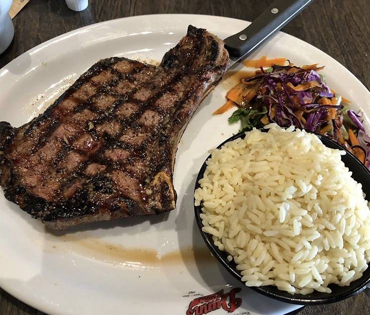 Dunns | restaurant | 11598 Boulevard de Salaberry, Dollard-des-Ormeaux, QC H9B 2R8, Canada | 5144216262 OR +1 514-421-6262