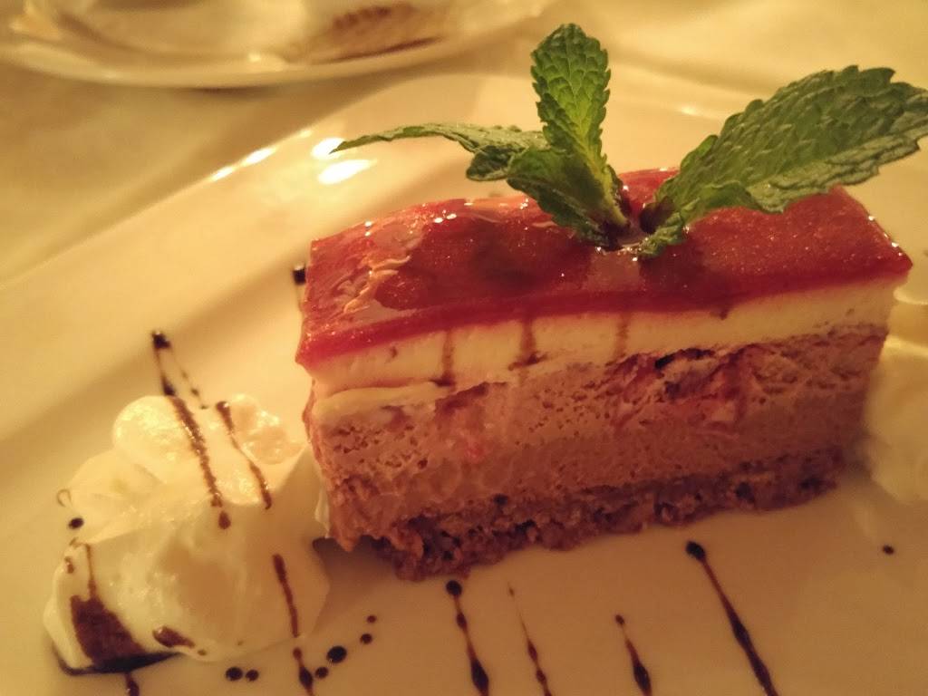 Le Montmartre | restaurant | 911 Sheppard Ave W, Toronto, ON M3H 2T7, Canada | 4166303804 OR +1 416-630-3804