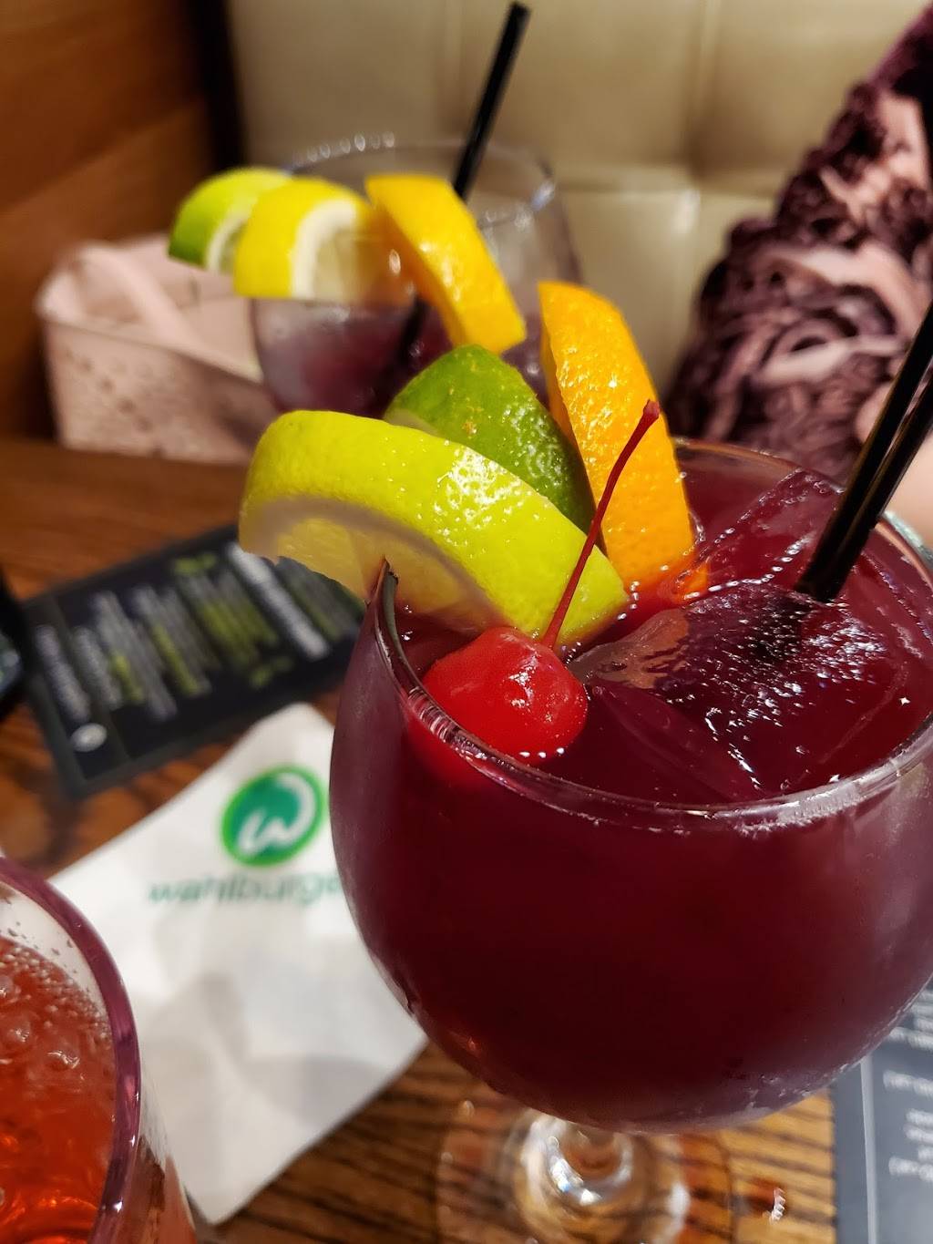 Wahlburgers | restaurant | 325 N Market St, Brookfield, WI 53045, USA | 2626419975 OR +1 262-641-9975