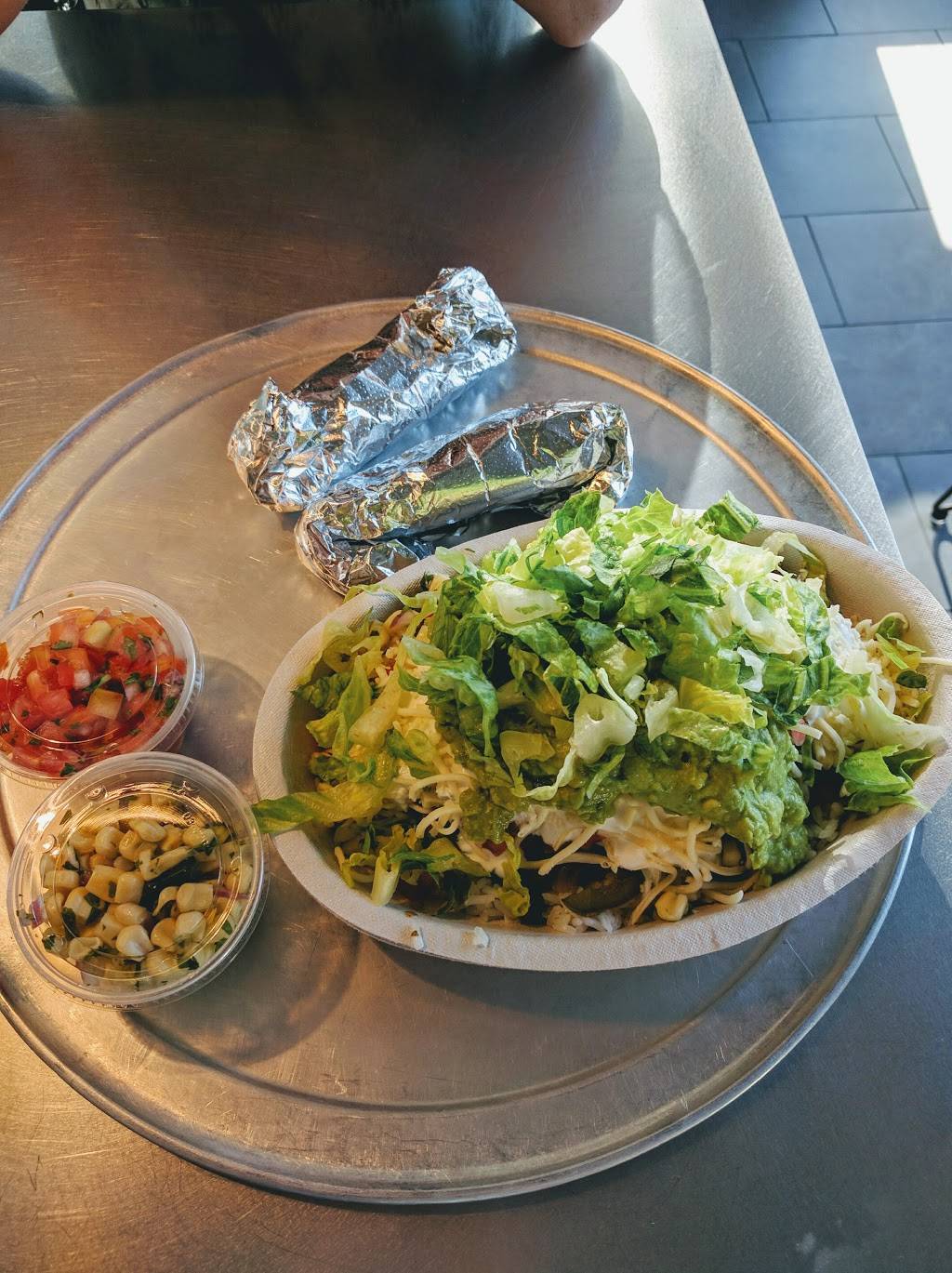 Chipotle Mexican Grill | restaurant | W176N9360 Rivercrest Dr, Menomonee Falls, WI 53051, USA | 2622513306 OR +1 262-251-3306