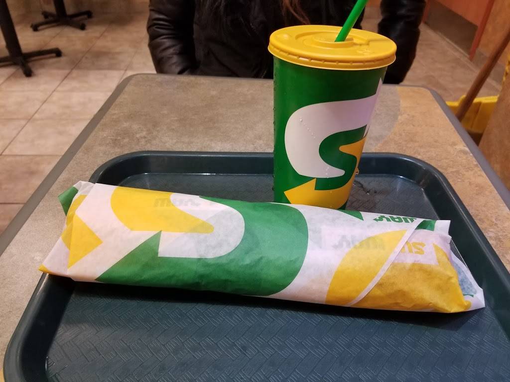 Subway | restaurant | 4100 Rue Jean-Talon, Montréal, QC H1S 2V4, Canada | 5143747851 OR +1 514-374-7851