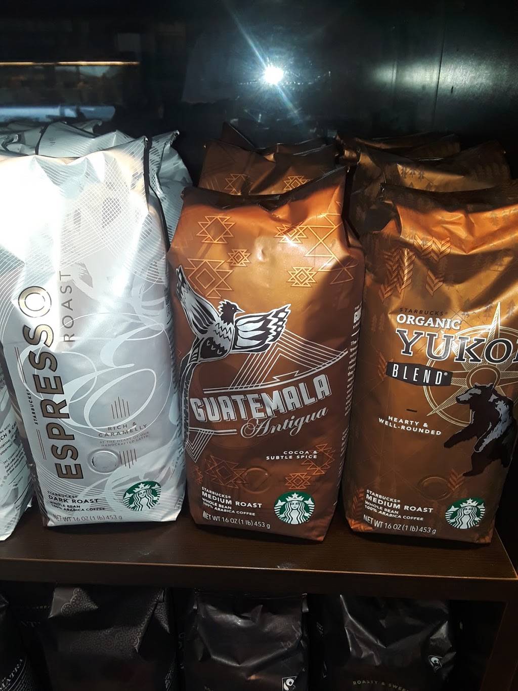 Starbucks | cafe | 4420 Coffee Rd B, Bakersfield, CA 93308, USA | 6615878786 OR +1 661-587-8786