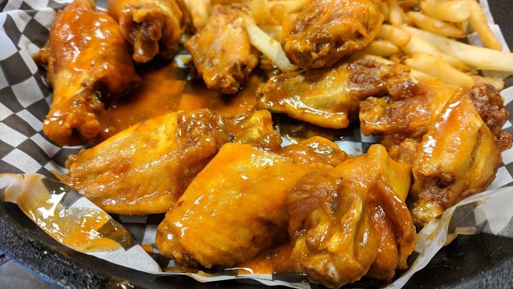 Wings-N-Fire | restaurant | 5420 Deep Lake Rd #1000, Oviedo, FL 32765, USA | 3213164210 OR +1 321-316-4210