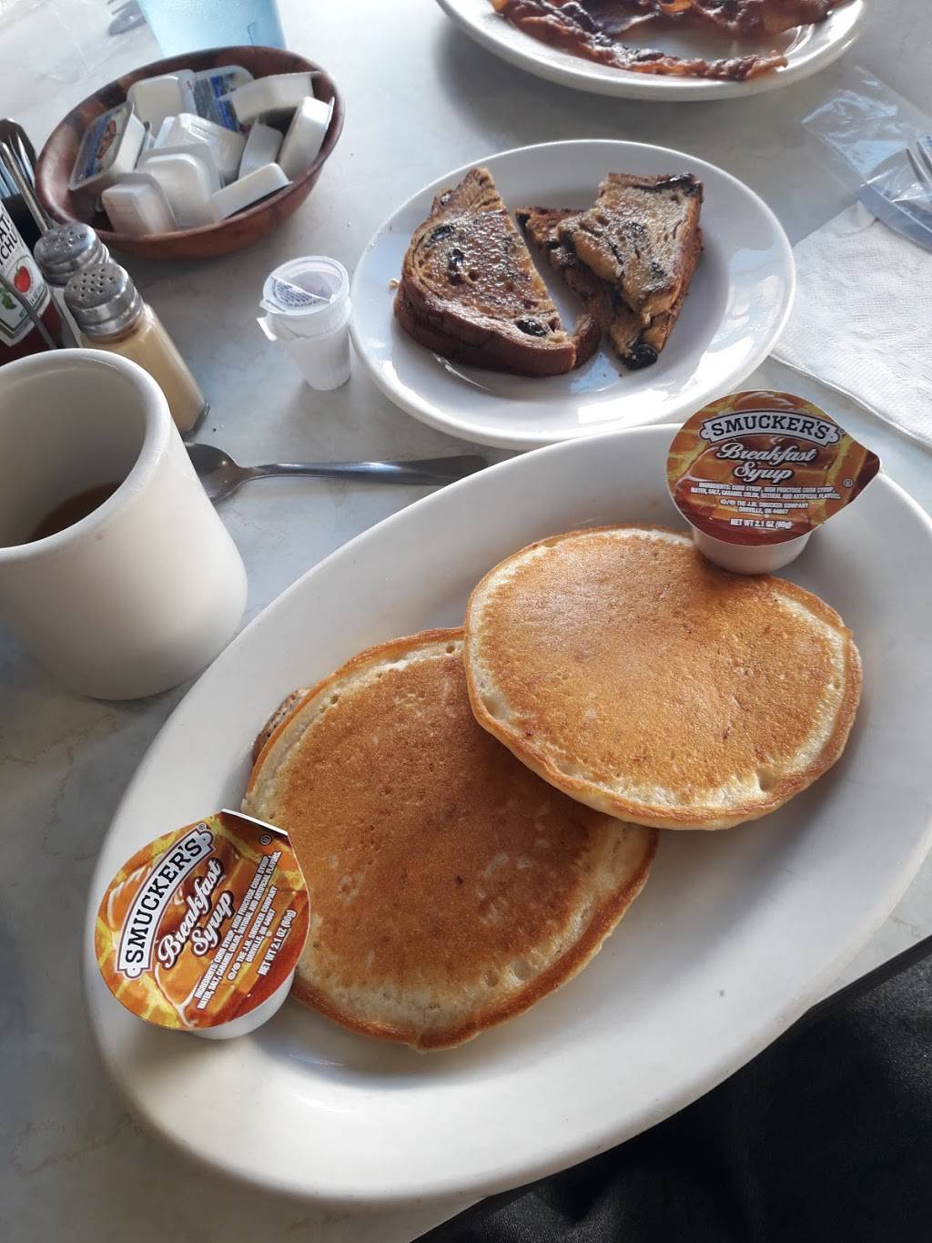 Edgewood Restaurant | restaurant | 1215 West Ave, Crossville, TN 38555, USA | 9314841585 OR +1 931-484-1585