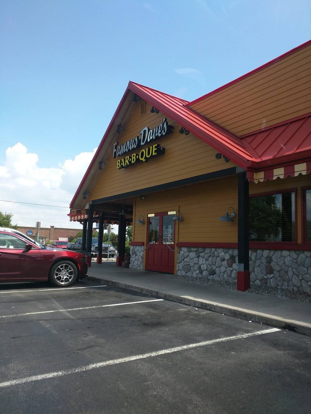 Famous Daves Bar-B-Que | restaurant | 5665 Bay Rd, Saginaw, MI 48604, USA | 9897977675 OR +1 989-797-7675