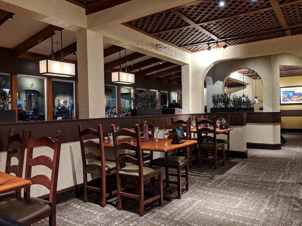 Olive Garden Italian Restaurant | meal takeaway | 1176 Admiral Callaghan Ln, Vallejo, CA 94591, USA | 7076480431 OR +1 707-648-0431