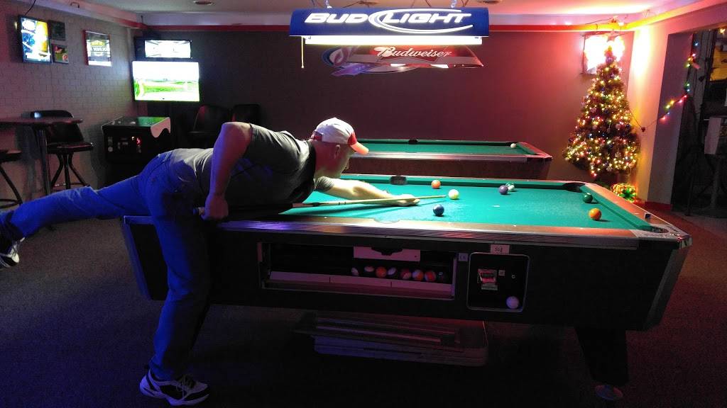 Shortstop Bar & Grill | restaurant | 317 E St Louis Ave, East Alton, IL 62024, USA | 6182580144 OR +1 618-258-0144