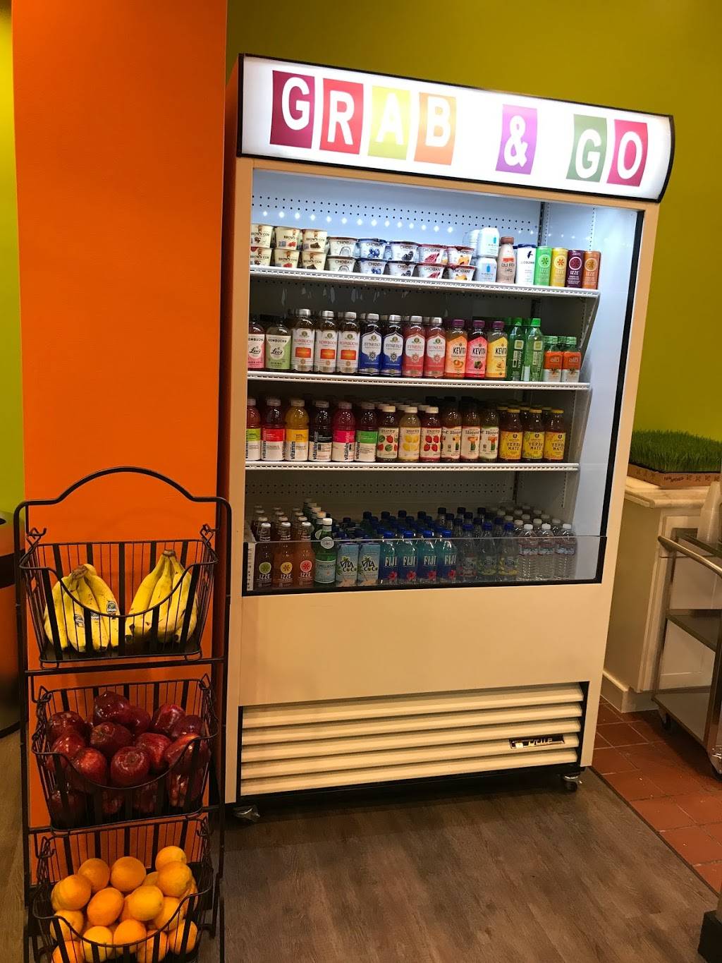 Sidewalk juice | restaurant | 41 Serramonte Center, Daly City, CA 94015, USA | 6507314115 OR +1 650-731-4115