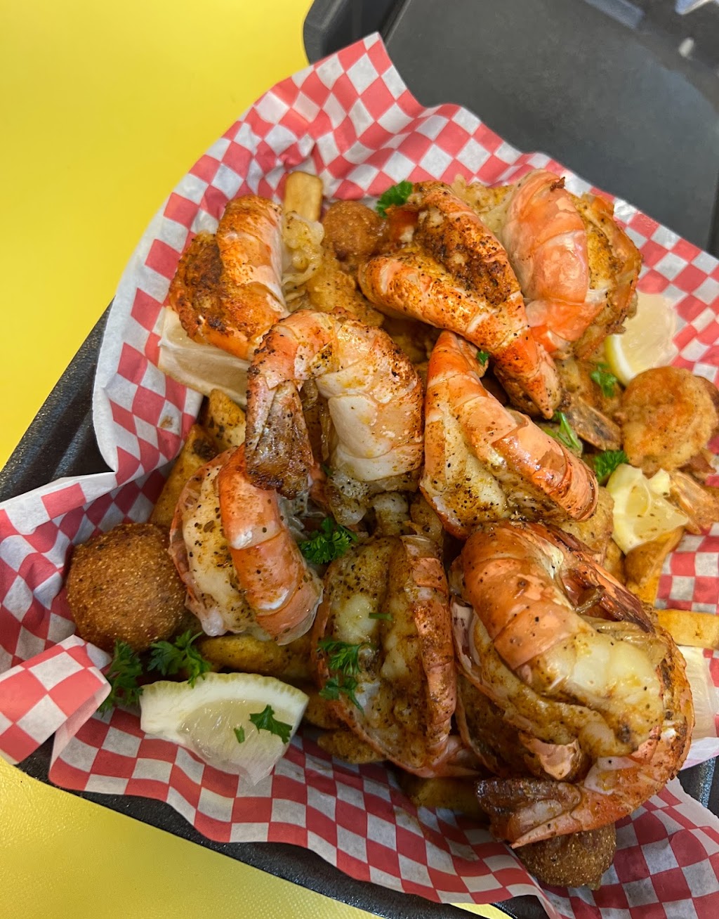 Captain Hooks Seafood & Grill | restaurant | 24125 Lorain Rd, North Olmsted, OH 44070, USA | 4404714010 OR +1 440-471-4010