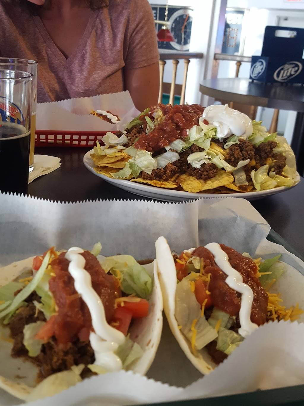 Apes Bar & Grill | restaurant | 518 4th St, Algoma, WI 54201, USA | 9203658004 OR +1 920-365-8004