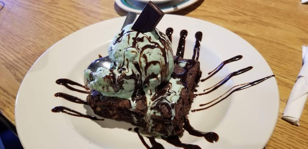 Pier 51 Seafood Restaurant & Oyster Bar | restaurant | 3017 New Highway 51, Laplace, LA 70068, USA | 9856510300 OR +1 985-651-0300