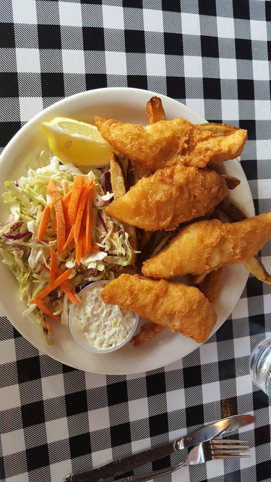 Kensington Circus Pub | restaurant | 389 Colusa Ave, Kensington, CA 94707, USA | 5105248814 OR +1 510-524-8814