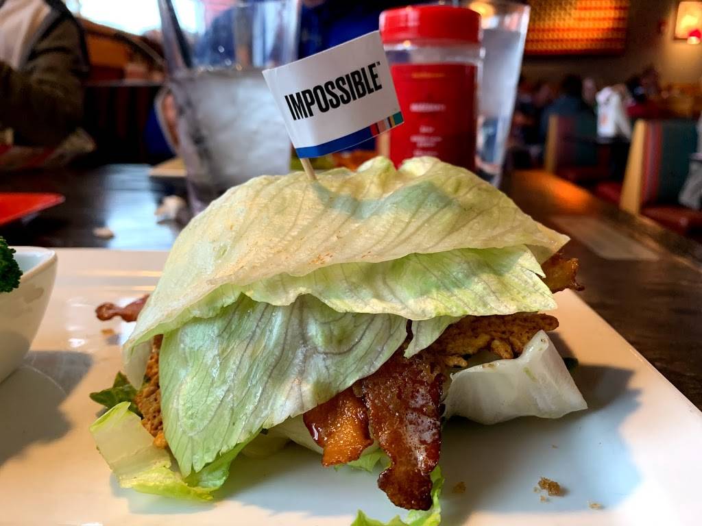 Red Robin Gourmet Burgers and Brews | restaurant | 9810 Riverside Pkwy, Tulsa, OK 74137, USA | 9182960072 OR +1 918-296-0072