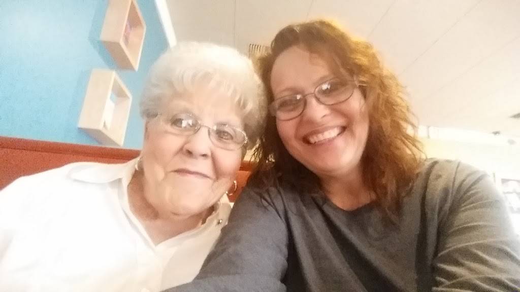 Captain Ds | restaurant | 1041 W Main St, Lebanon, TN 37087, USA | 6154491966 OR +1 615-449-1966