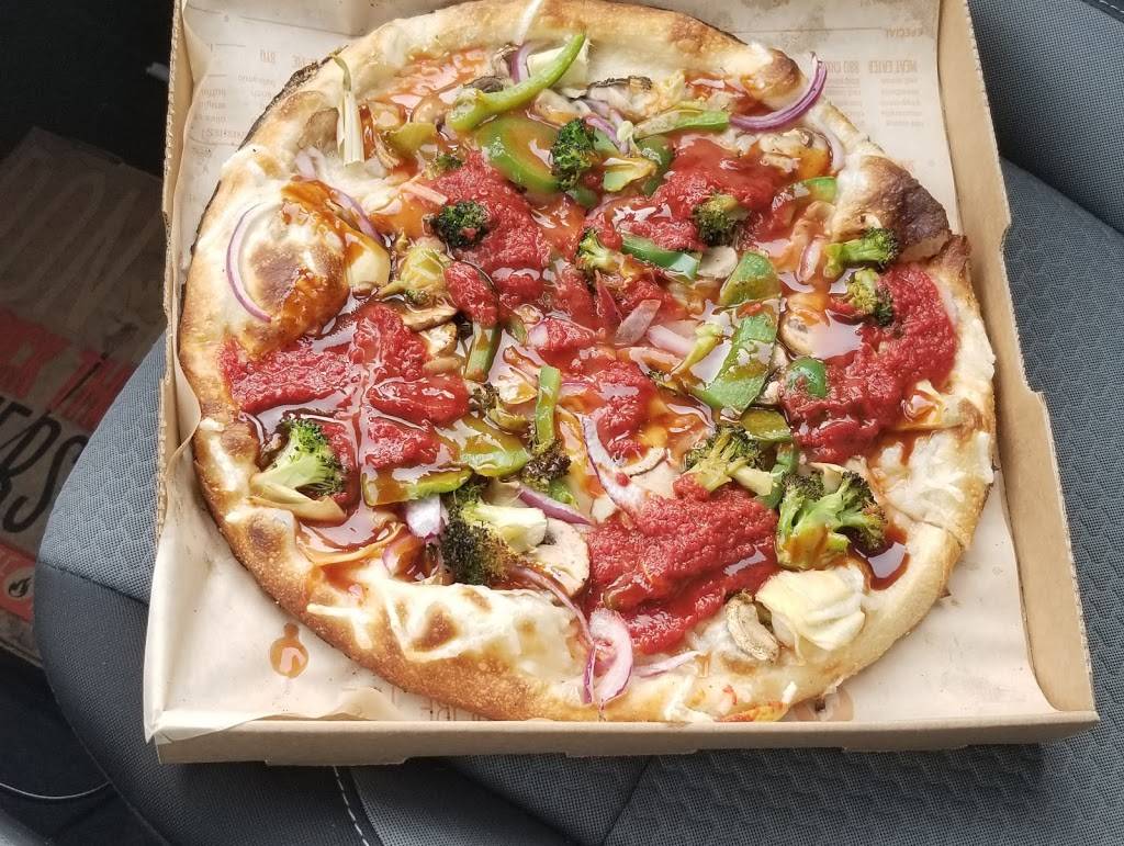 Blaze Pizza | meal takeaway | 40 Sargent Dr, New Haven, CT 06511, USA | 2032838116 OR +1 203-283-8116