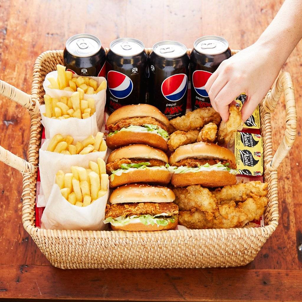 KFC | restaurant | 2834 Boyer St, Charlotte, NC 28208, USA | 7046978002 OR +1 704-697-8002