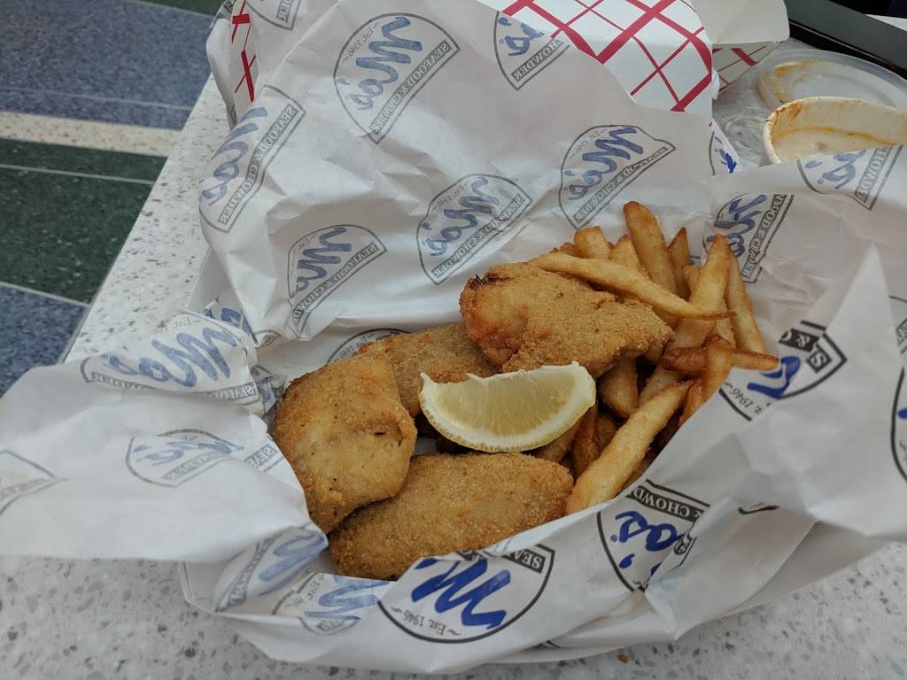 Mo’s Seafood and Chowder - PDX | restaurant | Portland International Airport 7000 Northeast Airport Way, Concourse C, Portland, OR 97218, USA | 5034937458 OR +1 503-493-7458