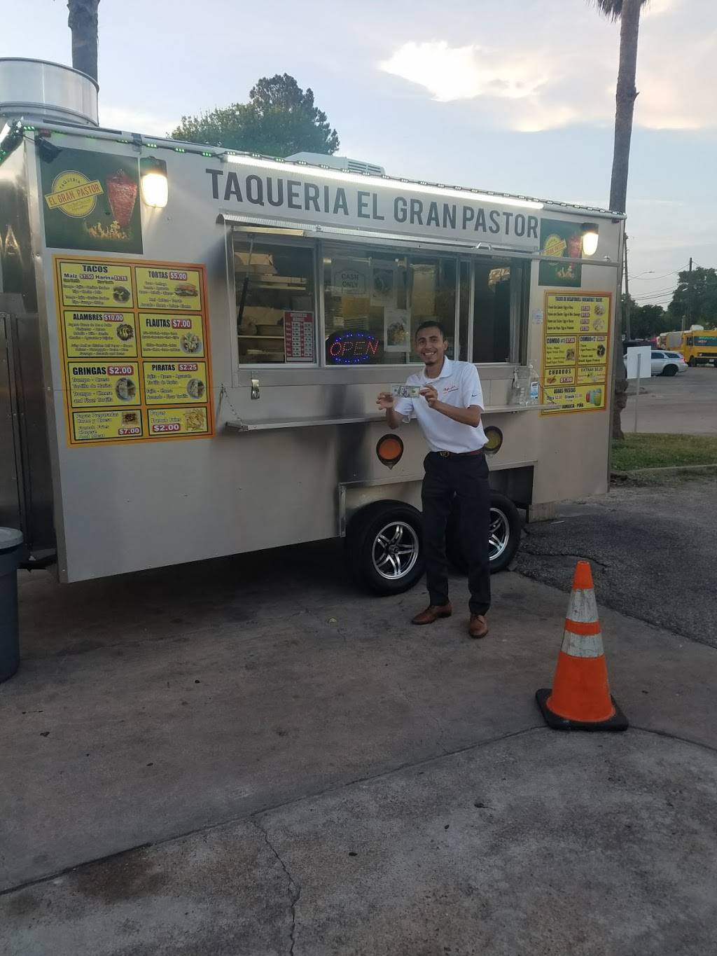 Taqueria El Gran Pastor | restaurant | 1653 Gessner Rd, Houston, TX 77080, USA | 8324867305 OR +1 832-486-7305