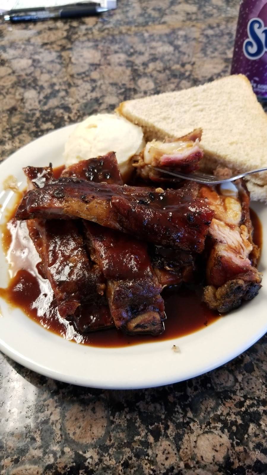 Carmen & Family Bar-B-Q | restaurant | 692 W A St, Hayward, CA 94541, USA | 5108871979 OR +1 510-887-1979