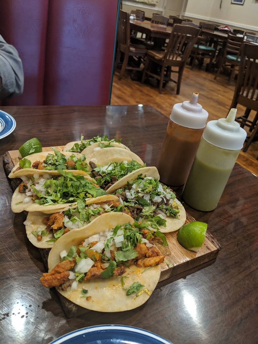 El Mundo De Las Delicias | restaurant | 20 N Sycamore St, Petersburg, VA 23803, USA | 8048359624 OR +1 804-835-9624