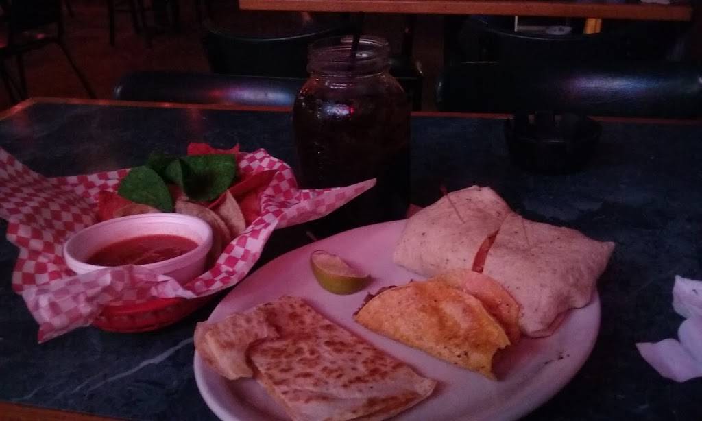 Daisy Dukes & Cowboy Boots | restaurant | 21476 US-50, Sedalia, MO 65301, USA | 6608265500 OR +1 660-826-5500