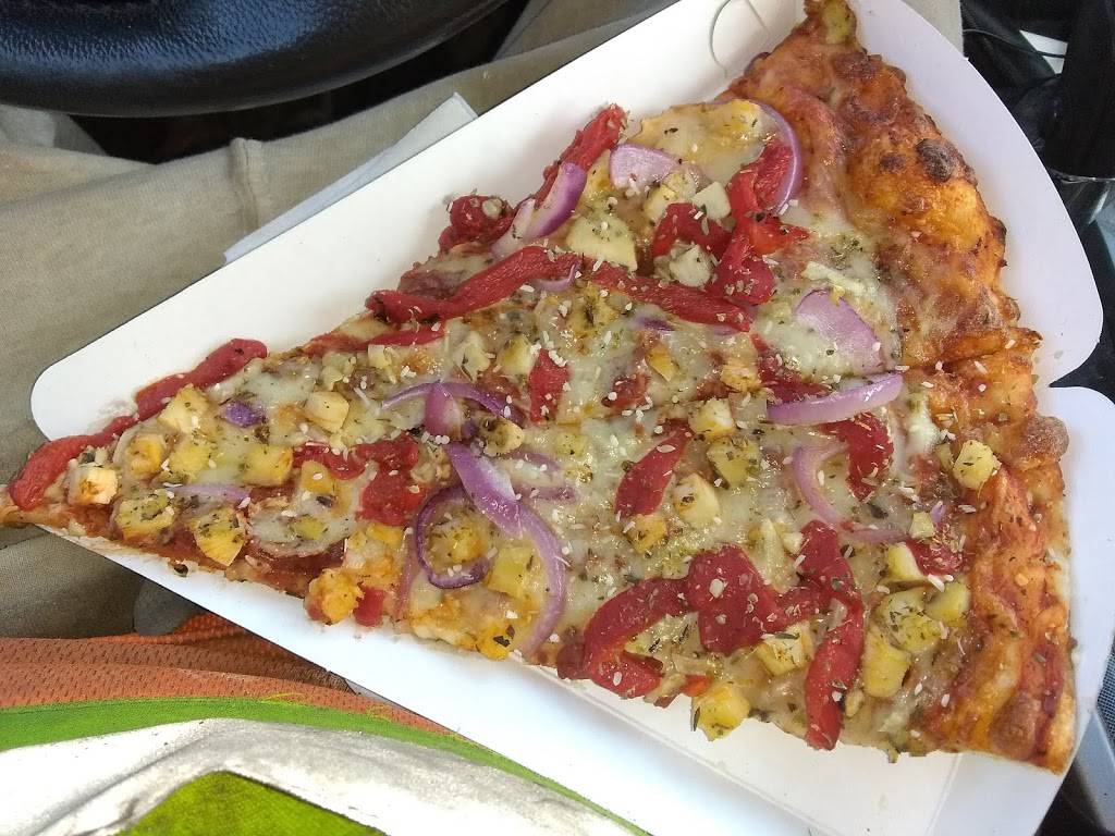 Mammas Pizza | restaurant | 808 York Mills Rd, North York, ON M3B 1X9, Canada | 4164444588 OR +1 416-444-4588