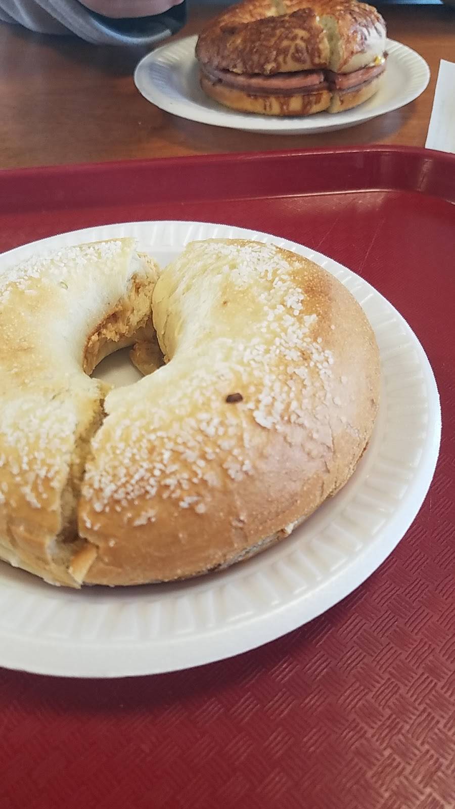 Davellis Bagel Cafe | restaurant | 201 W Stein Hwy, Seaford, DE 19973, USA | 3026296252 OR +1 302-629-6252