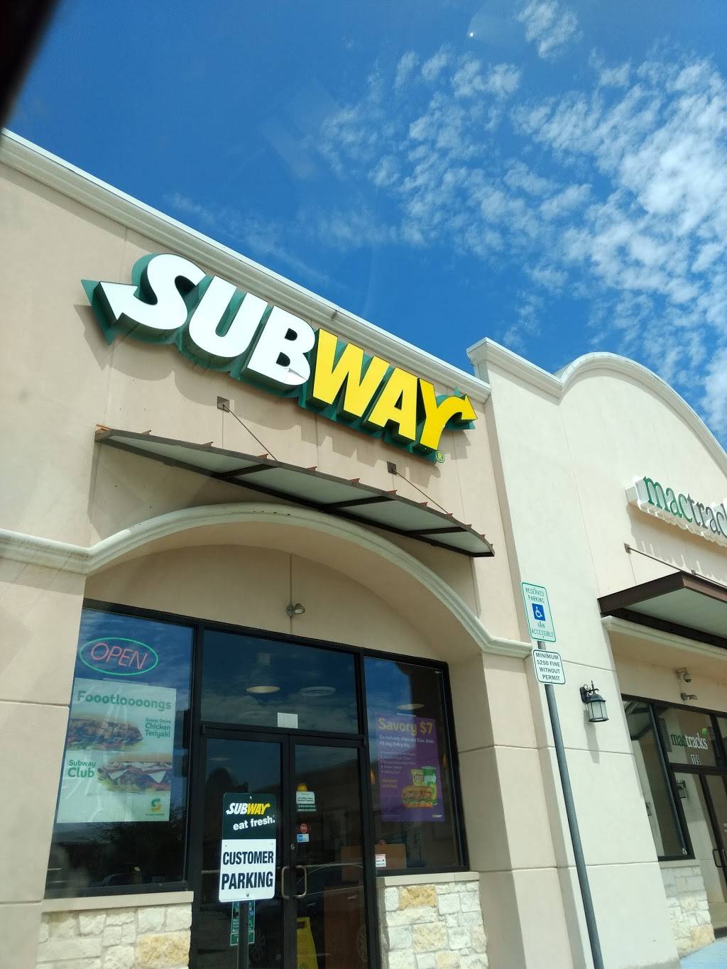 Subway Restaurants | restaurant | 3305 Mayhill Rd, Mayhill Plaza Ste 107, Denton, TX 76208, USA | 9403871188 OR +1 940-387-1188