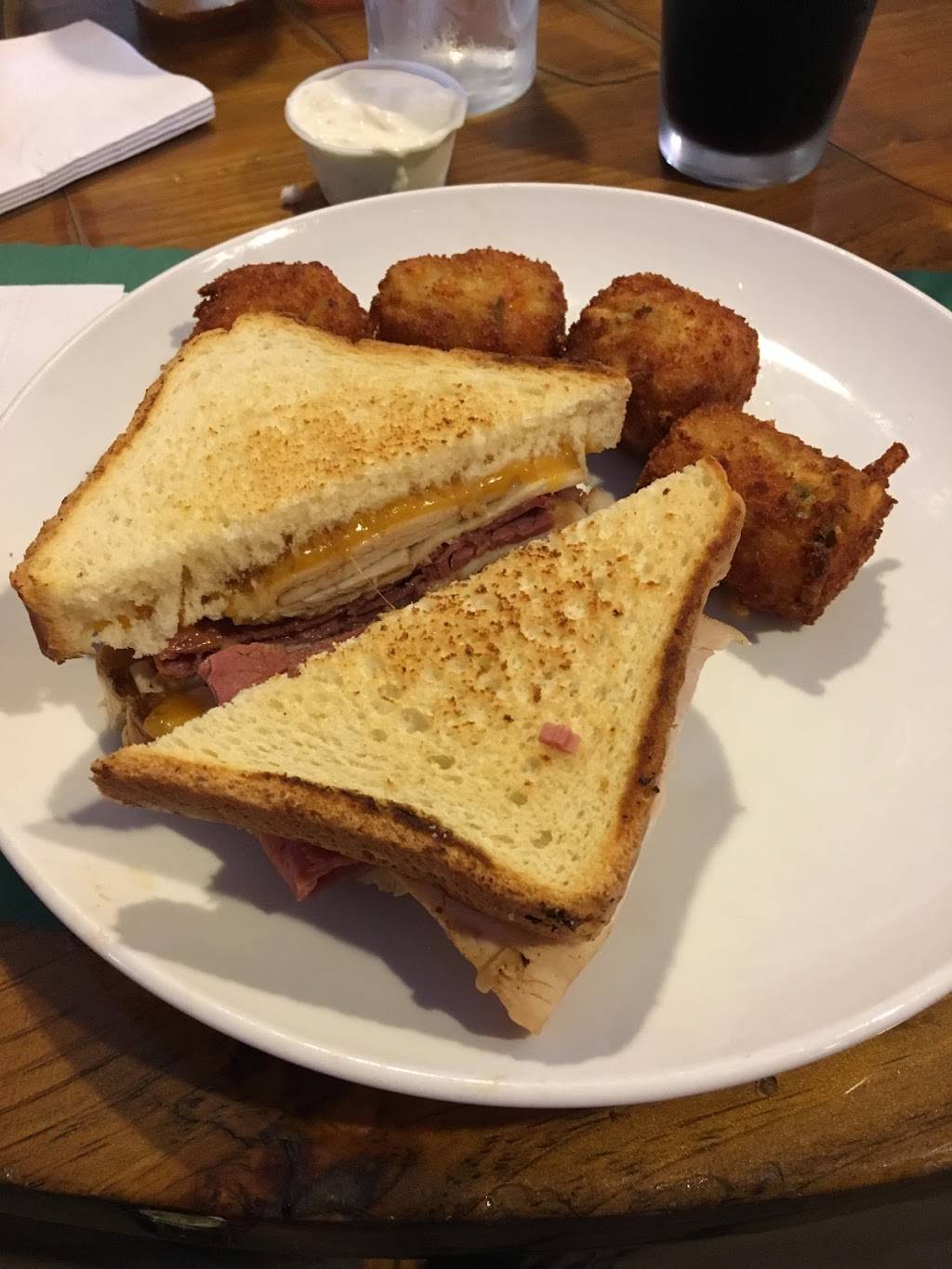 The Blackthorn Restaurant & Pub | restaurant | 2134 Seneca St, Buffalo, NY 14210, USA | 7168259327 OR +1 716-825-9327