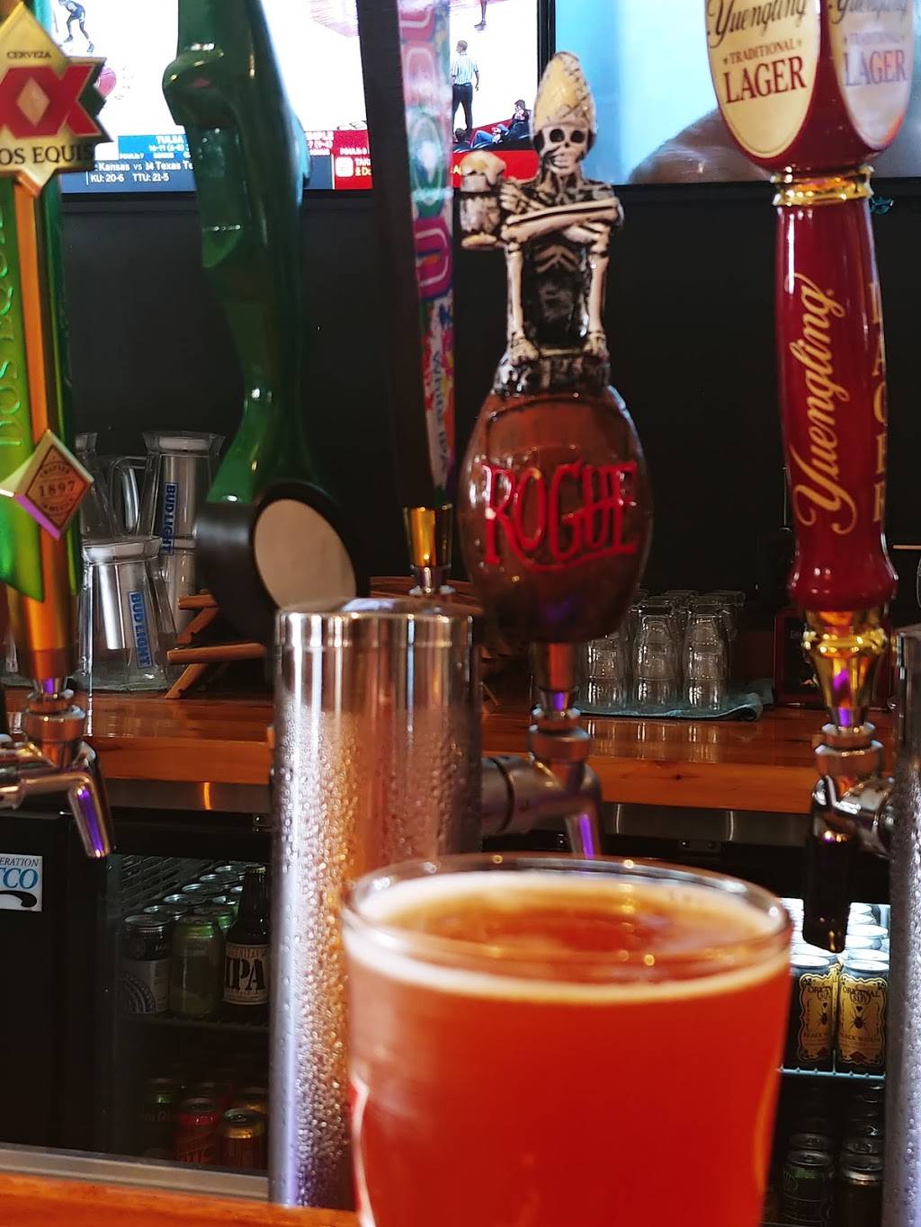 City Limits Taproom | restaurant | 2620 N Woodland Blvd, DeLand, FL 32720, USA | 3869566825 OR +1 386-956-6825