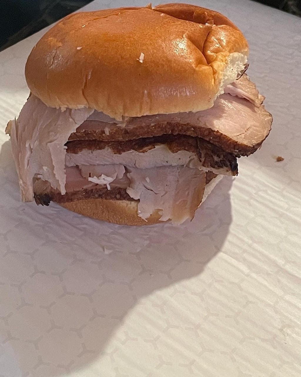 Bearded Rays Backyard BBQ | restaurant | 3 Hanna Ct, Windsor Mill, MD 21244, USA | 4438917012 OR +1 443-891-7012