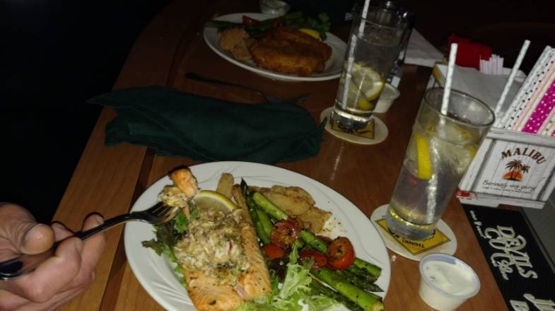 Viking Supper Club | restaurant | 6661 Brecklin Loop, Larsen, WI 54947, USA | 9208363220 OR +1 920-836-3220