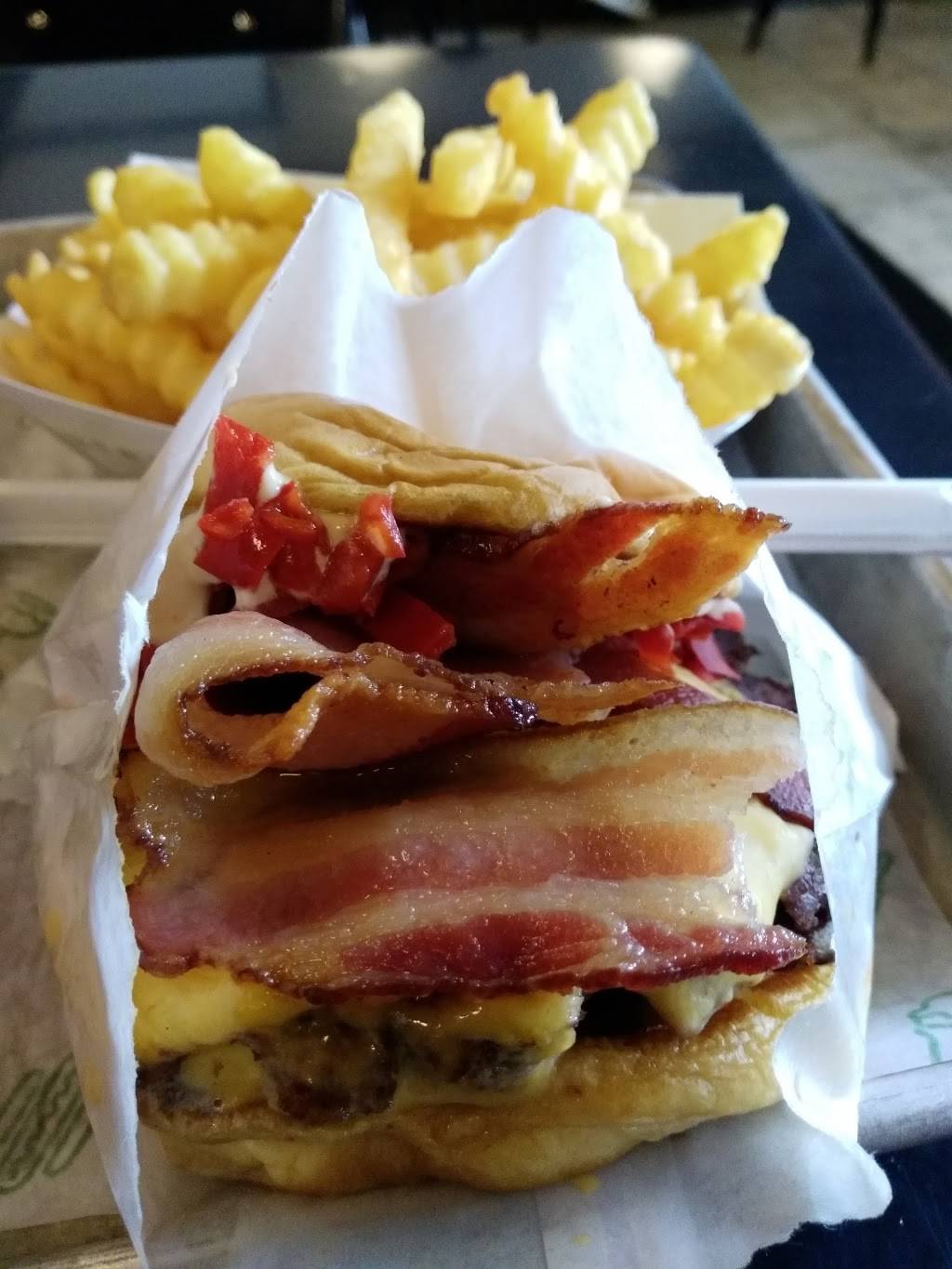 Shake Shack | restaurant | 12 S Michigan Ave, Chicago, IL 60603, USA | 3126466005 OR +1 312-646-6005