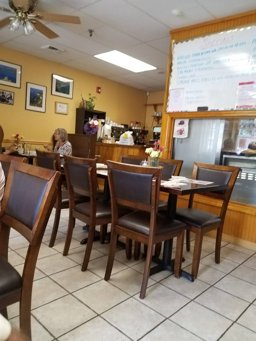 Caffe Paolina | restaurant | 646 Humphrey St, Swampscott, MA 01907, USA | 7815936455 OR +1 781-593-6455