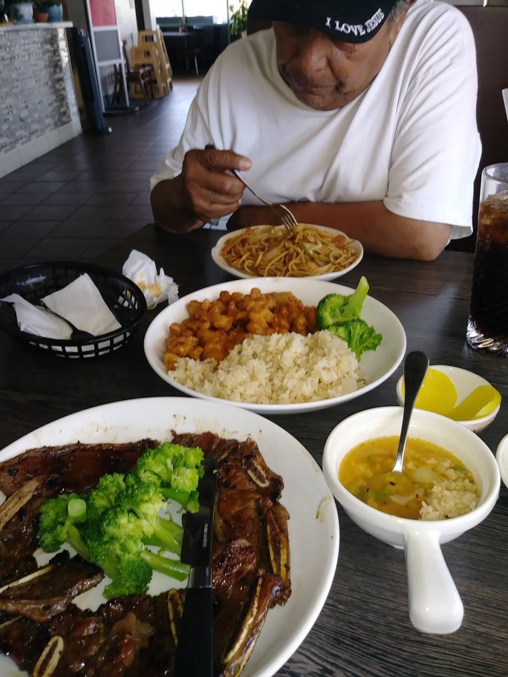 Happy Eats | restaurant | 826 W Lacey Blvd, Hanford, CA 93230, USA | 5594108313 OR +1 559-410-8313