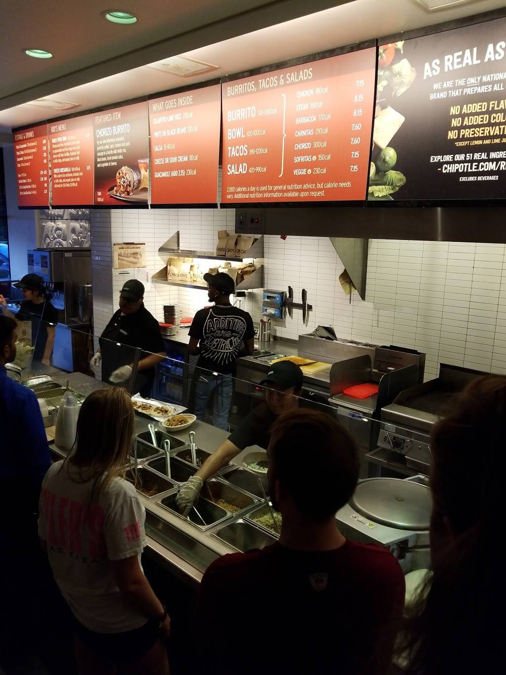 Chipotle Mexican Grill | restaurant | 4520 Lee Hwy, Arlington, VA 22207, USA | 5718584160 OR +1 571-858-4160