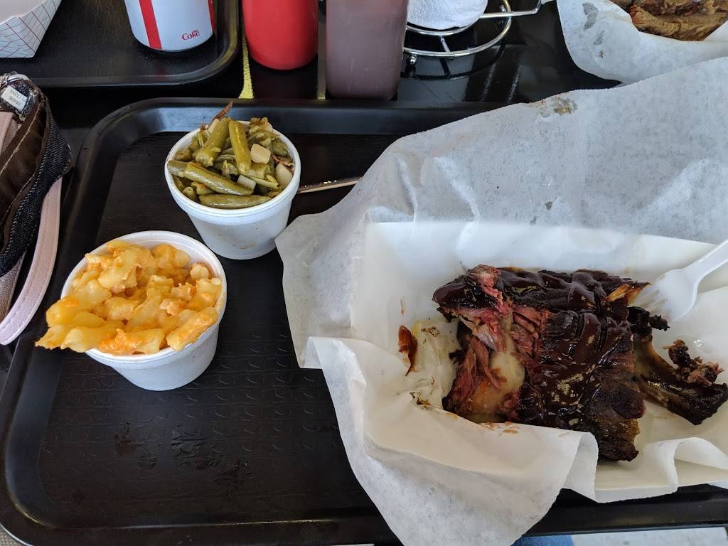 Harleys Hardwoodz BBQ | restaurant | 1703 Charlestown New Albany Rd, Jeffersonville, IN 47130, USA | 8122844490 OR +1 812-284-4490