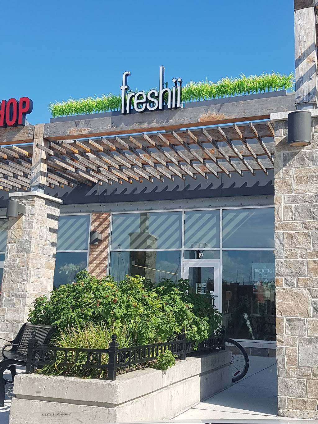 Freshii | meal takeaway | 511 Maple Grove Dr, Oakville, ON L6J 6X8, Canada | 9058440301 OR +1 905-844-0301