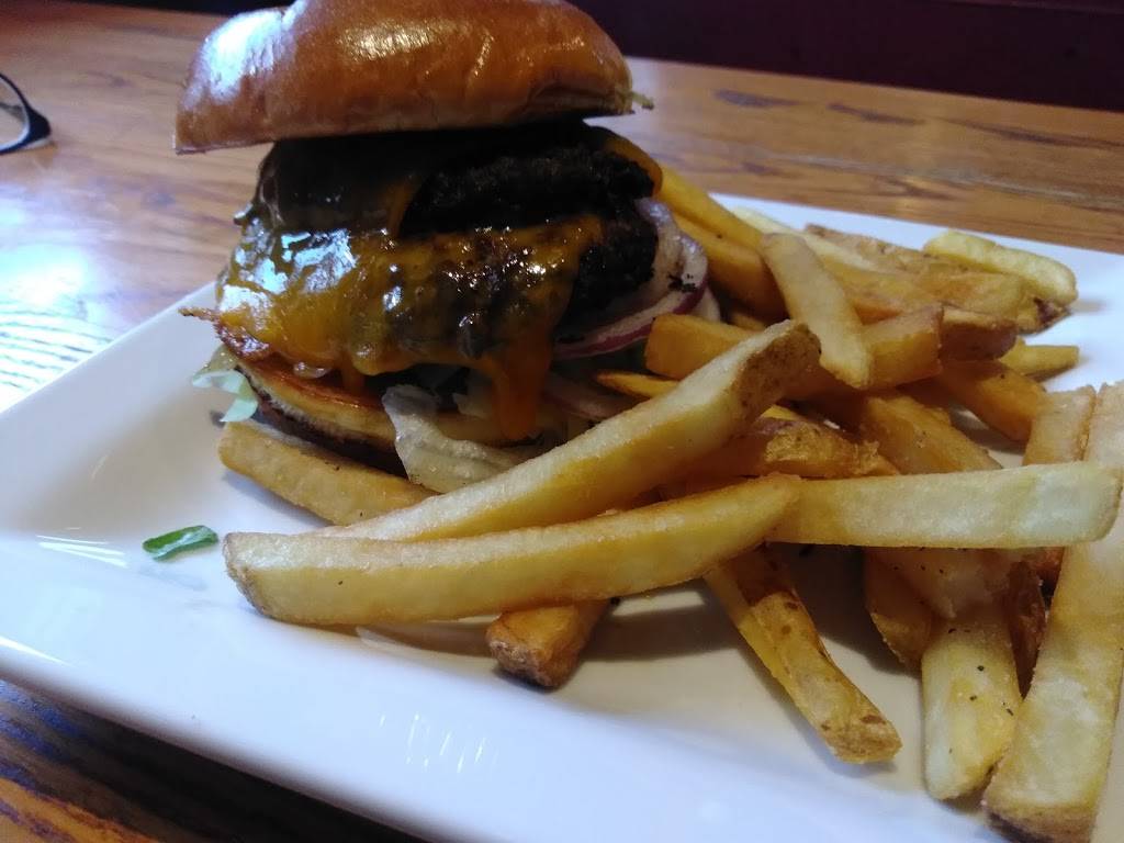 Chilis Grill & Bar | meal takeaway | 8119 Honeygo Blvd, Baltimore, MD 21236, USA | 4109330089 OR +1 410-933-0089