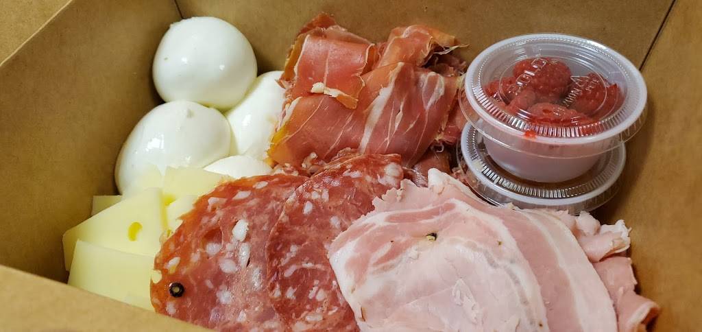 Suraci Restaurant | restaurant | 1262 Wyoming Ave, Forty Fort, PA 18704, USA | 5707637539 OR +1 570-763-7539